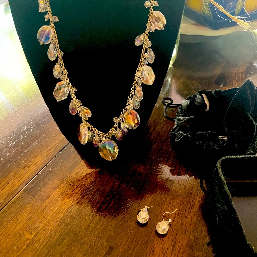 Crystal does necklace and earrings